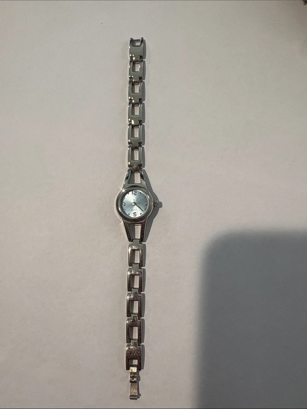 Classic Silver-Tone Women's Link Watch - Sleek Everyday Timepiece